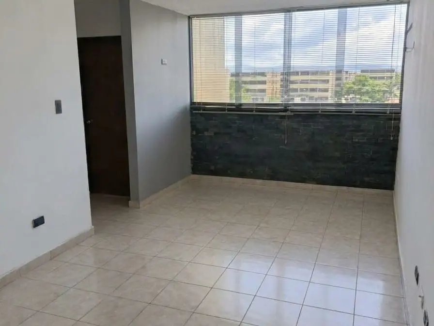 Apartamento en Los Guayos - 1