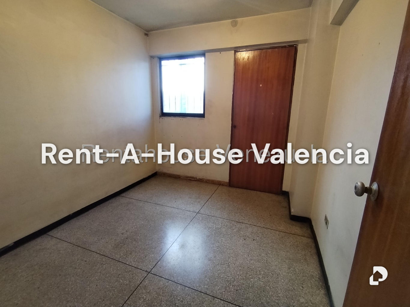 Apartamento en Avenida Lara, Valencia – 11