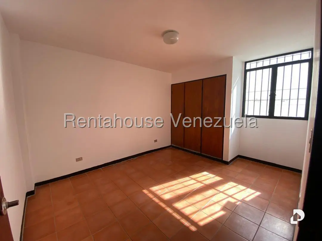Casa en Prados del Este, Caracas – 25