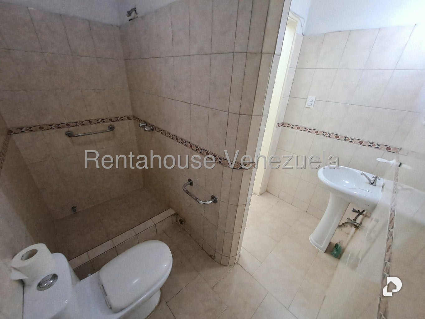 Apartamento en Los Palos Grandes, Caracas – 18