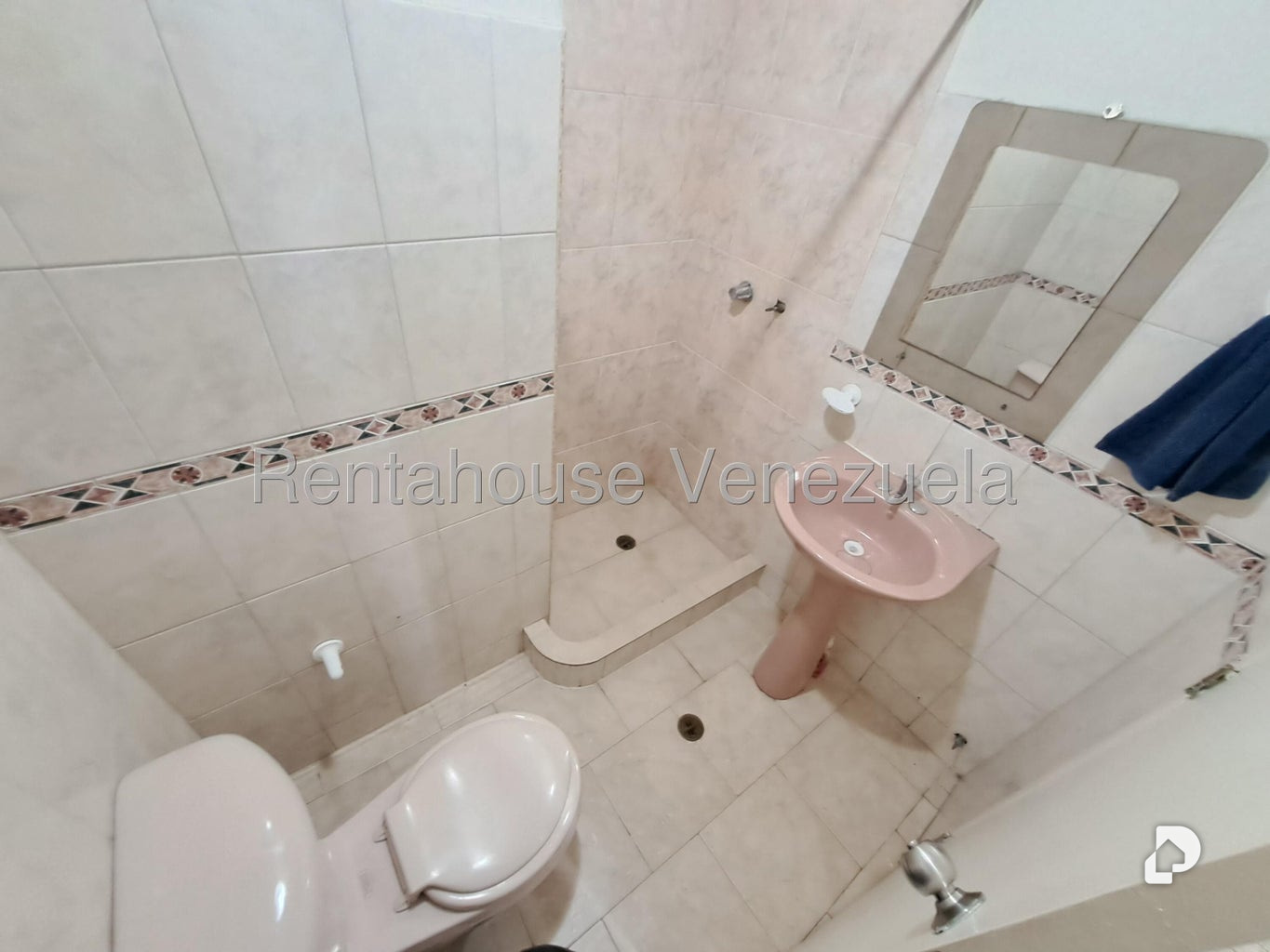 Apartamento en Los Palos Grandes, Caracas – 12