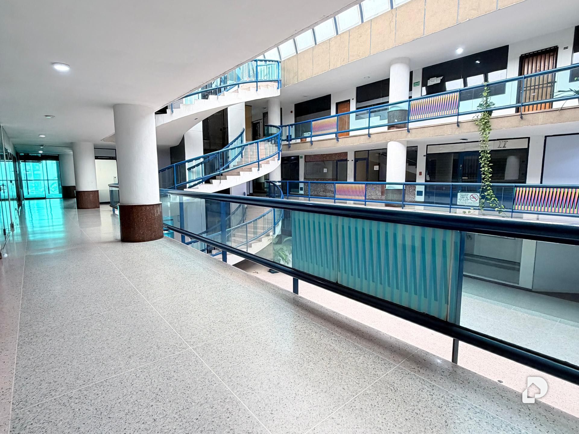 Local comercial en Parroquia Urbana San José, Valencia – 7