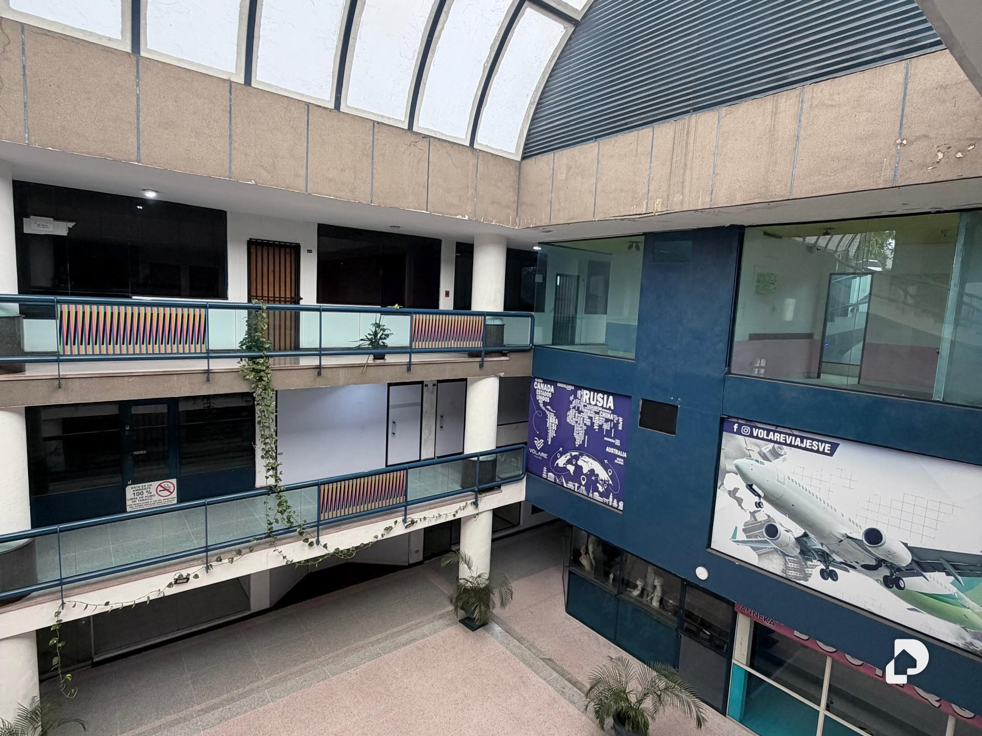 Local comercial en Parroquia Urbana San José, Valencia – 3
