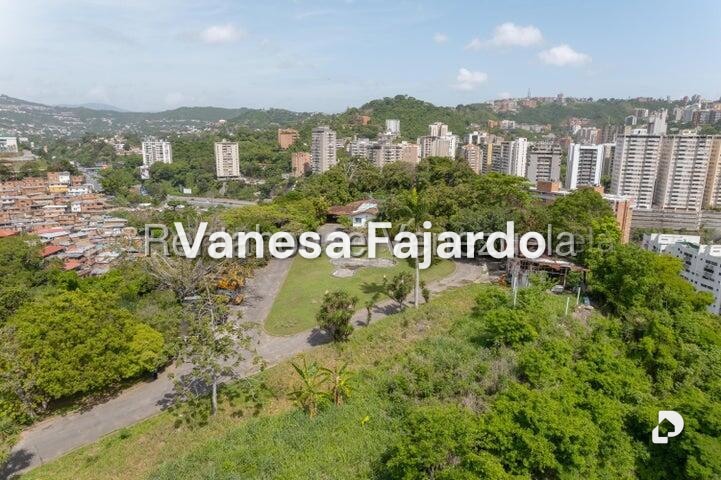 Terreno en Santa Inés, Caracas – 2
