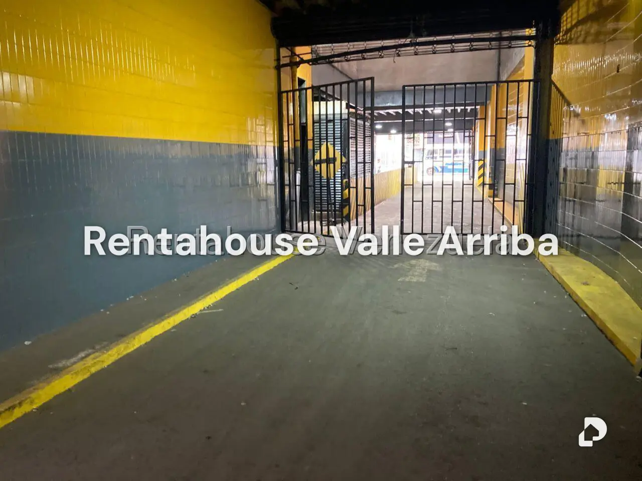 Local comercial en Parroquia La Candelaria, Caracas – 8