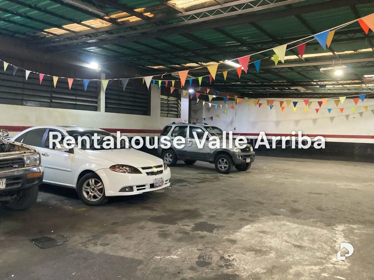 Local comercial en Parroquia La Candelaria, Caracas – 15
