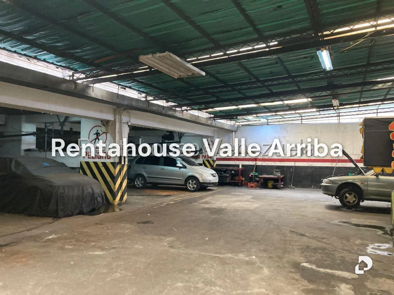 Local comercial en Parroquia La Candelaria, Caracas – 23