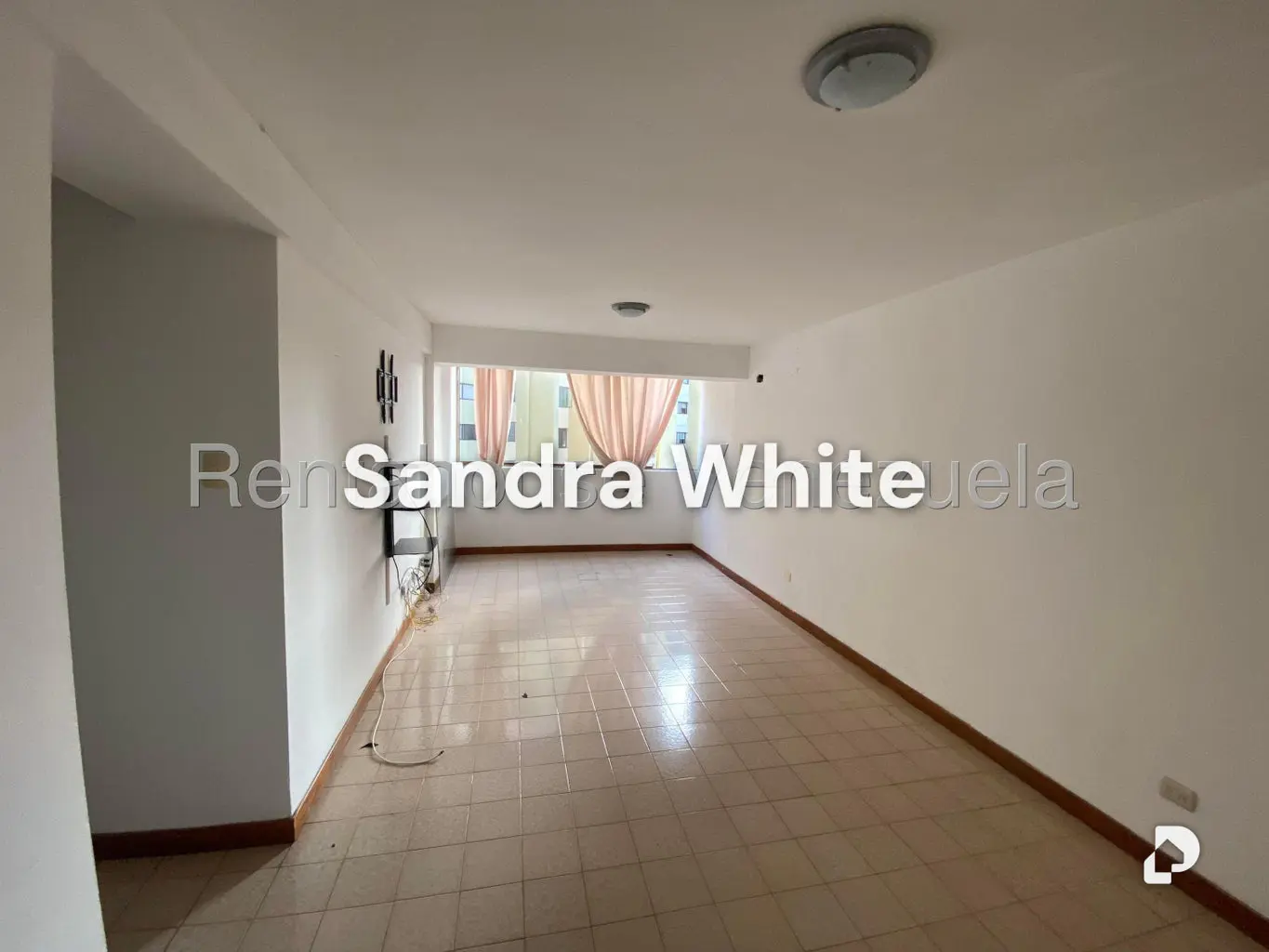 Apartamento en Guaicay. 27-6987, Caracas – 2
