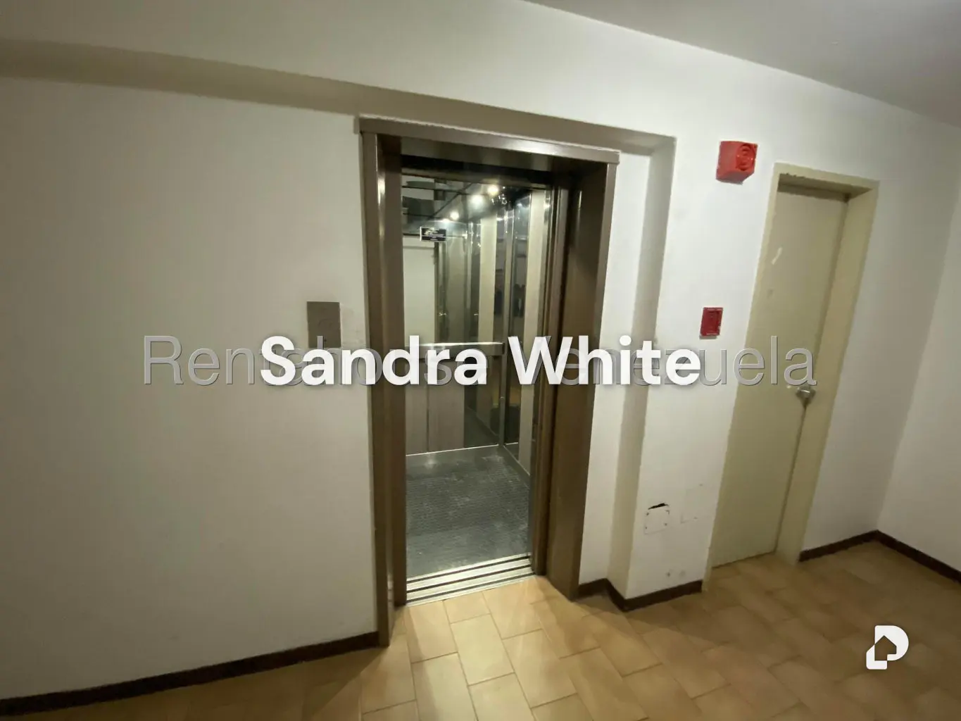 Apartamento en Guaicay. 27-6987, Caracas – 11