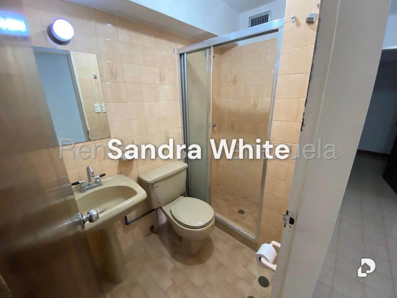 Apartamento en Guaicay. 27-6987, Caracas – 6