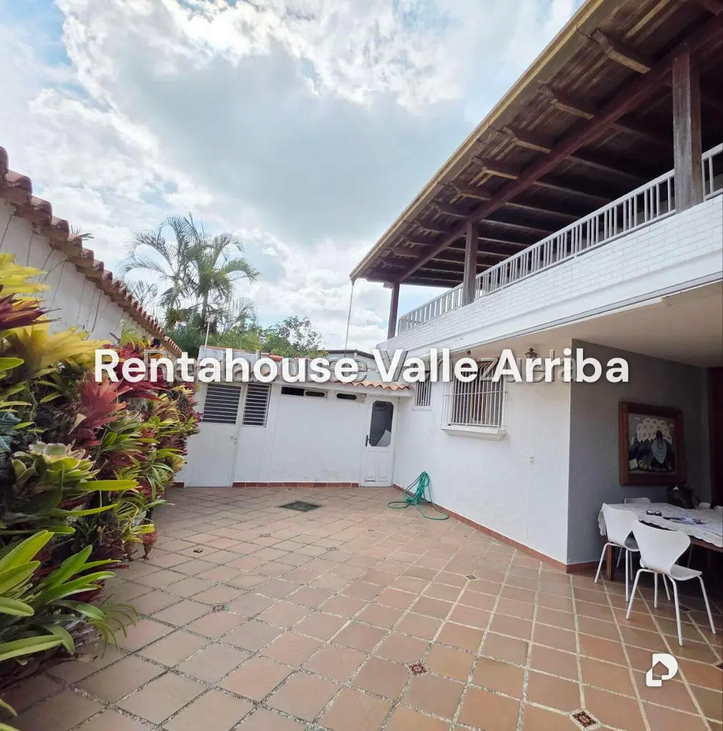 Casa en Lomas de La Lagunita, Caracas – 25