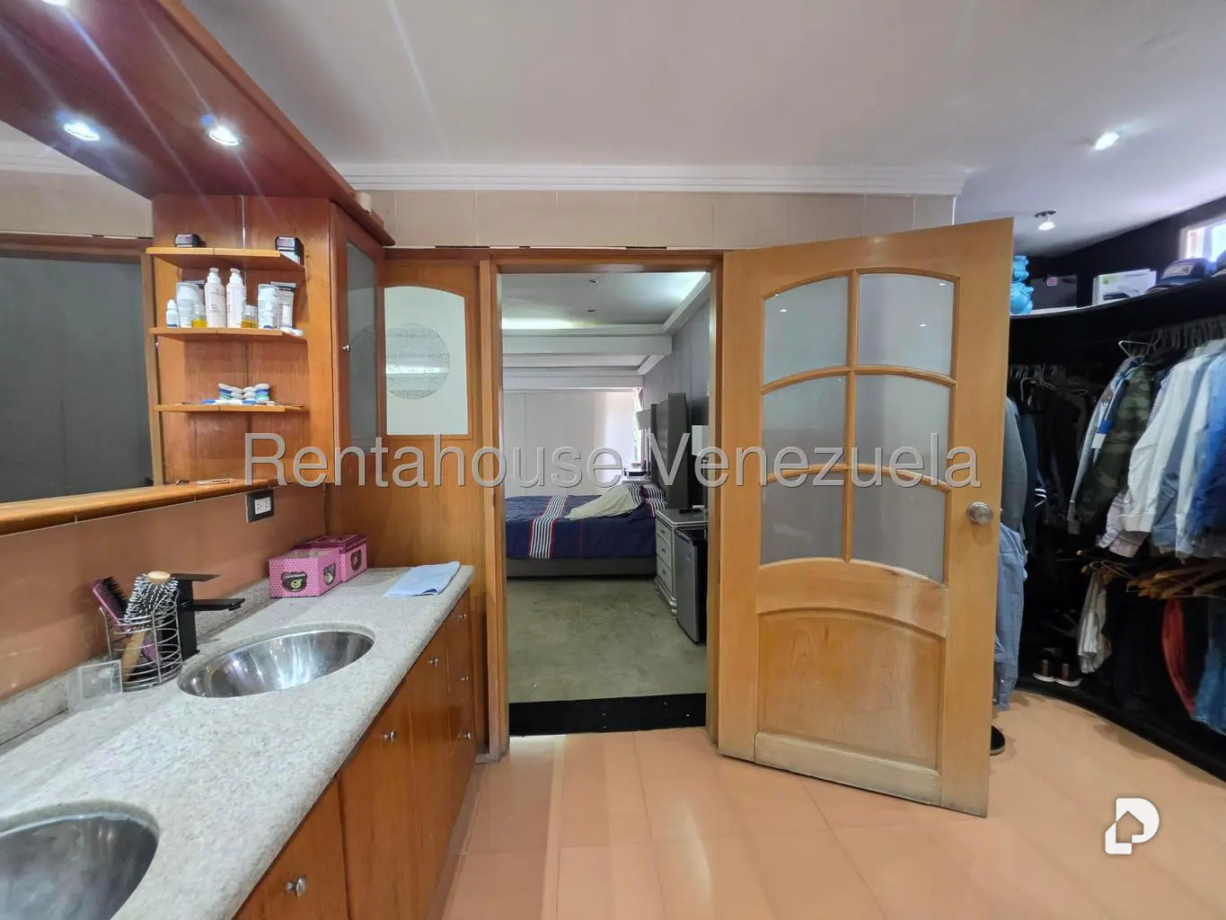 Casa en El Cafetal, Caracas – 24