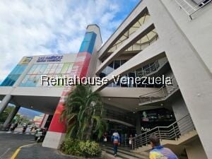 Local comercial en Urbanización El Bosque, Maracay - 1