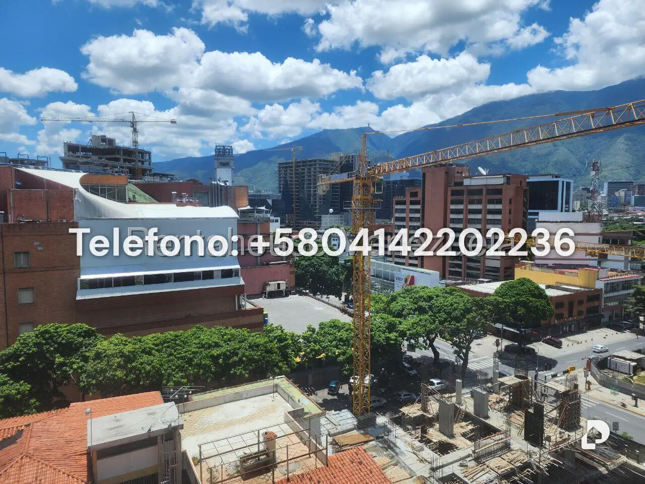 Oficina en Las Mercedes, Caracas – 23