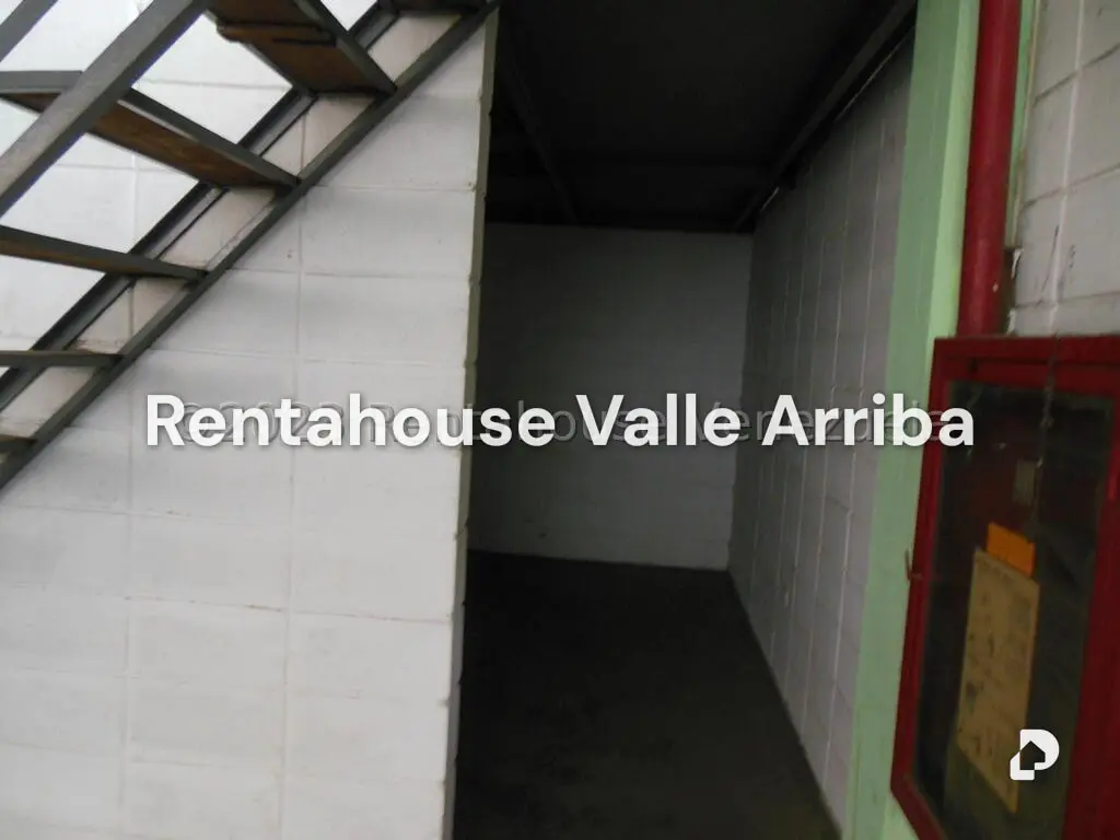Local comercial en La Yaguara, Caracas – 24