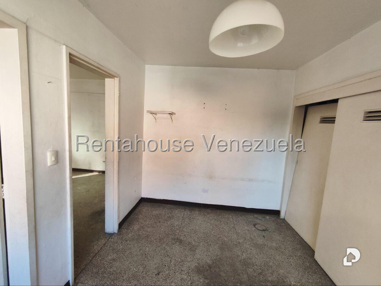Local comercial en Boleíta Norte, Caracas – 30