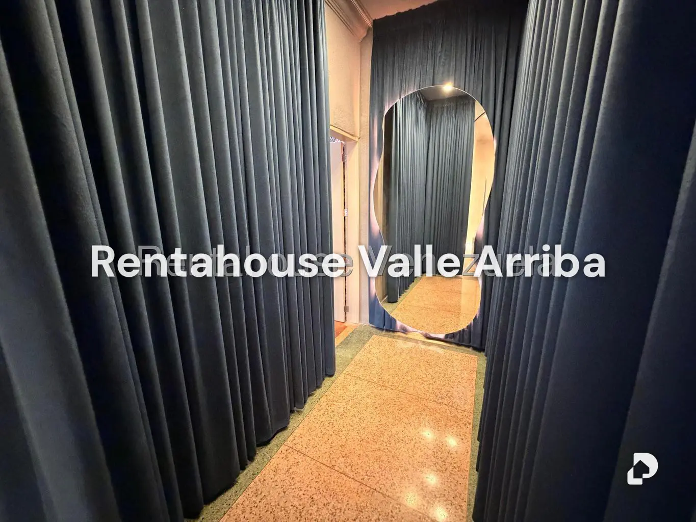 Local comercial en Altamira, Caracas – 25