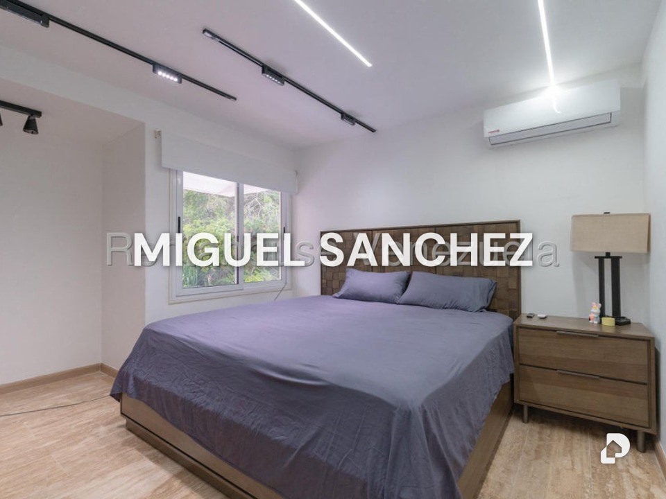 Casa en Colinas de Tamanaco, Caracas – 14