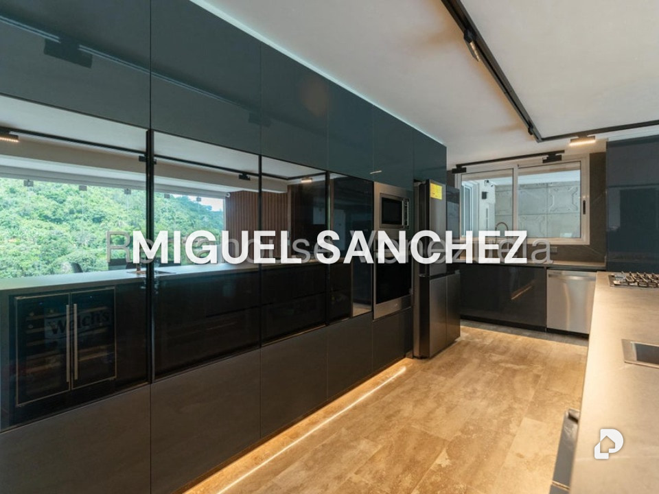 Casa en Colinas de Tamanaco, Caracas – 11