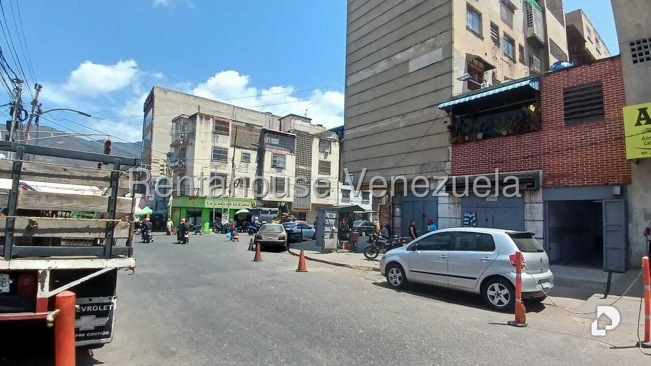 Local comercial en Catia, Caracas – 13
