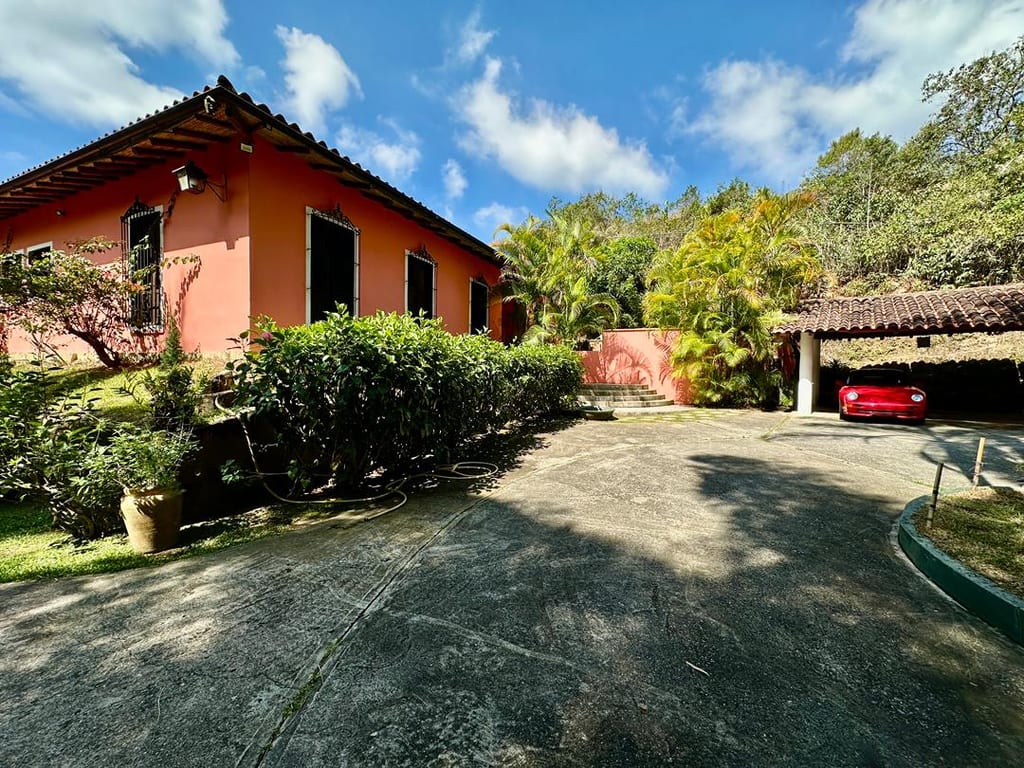 Casa en Oripoto, Caracas - 1