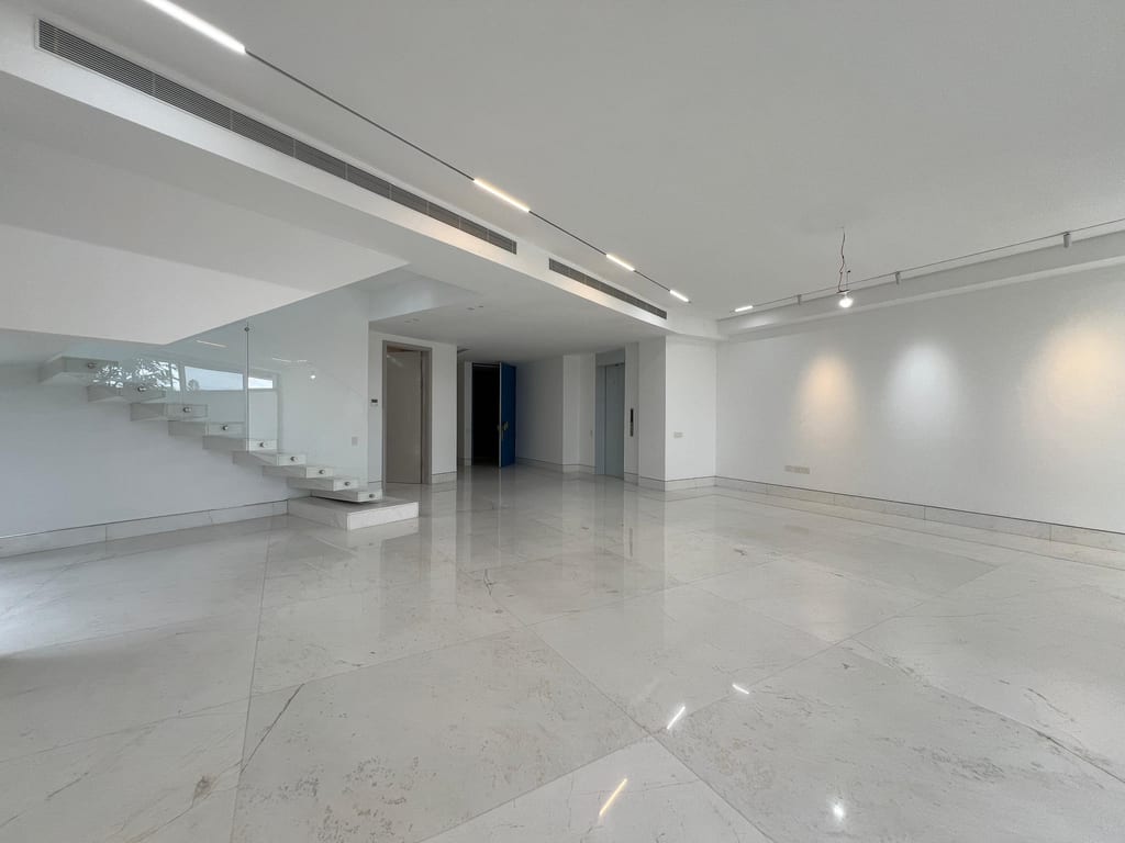 Apartamento en Altamira, Caracas - 1