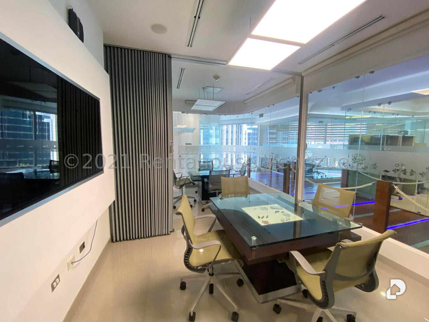 Oficina en La Castellana, Caracas – 11