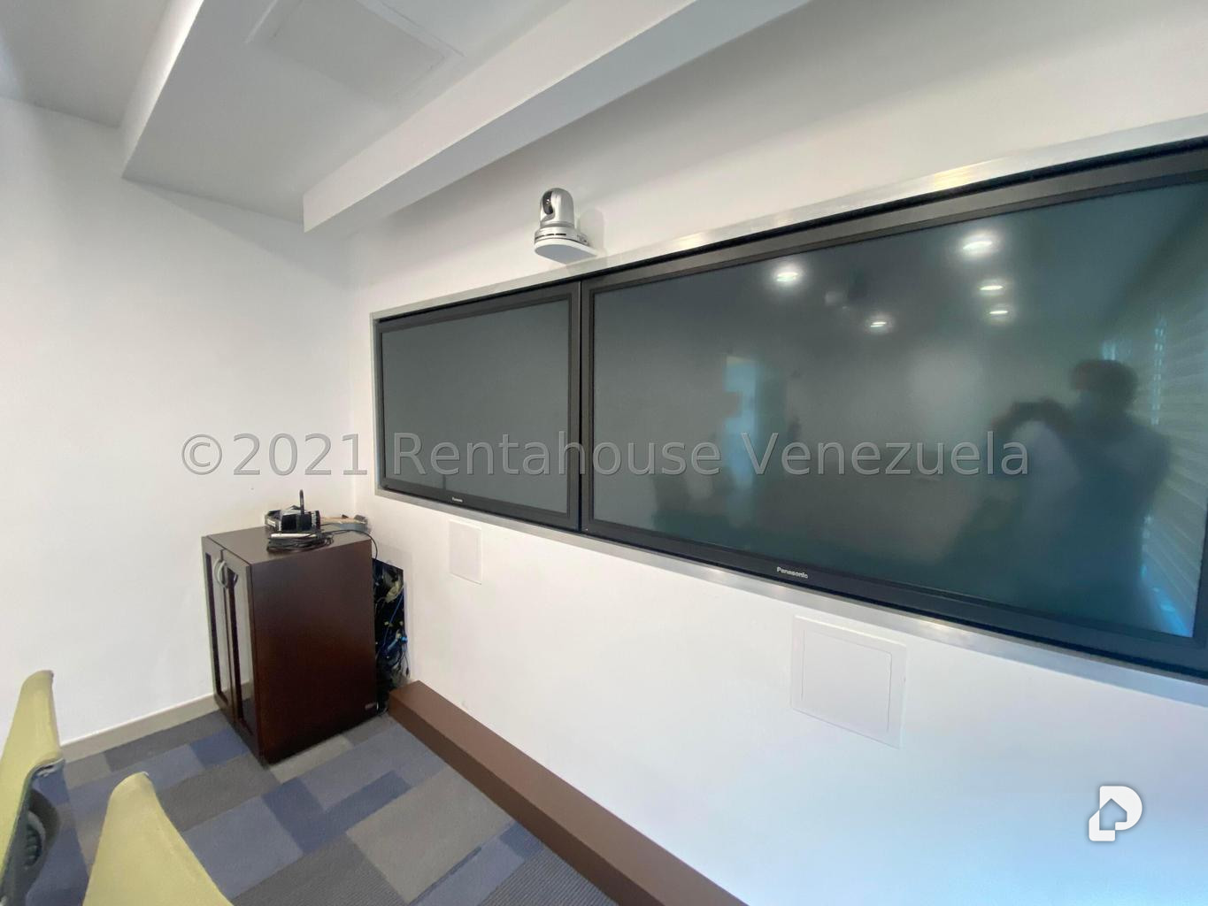 Oficina en La Castellana, Caracas – 25