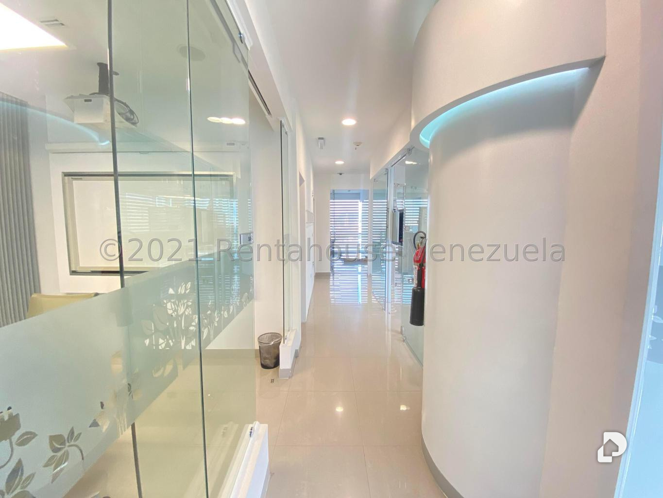 Oficina en La Castellana, Caracas – 16