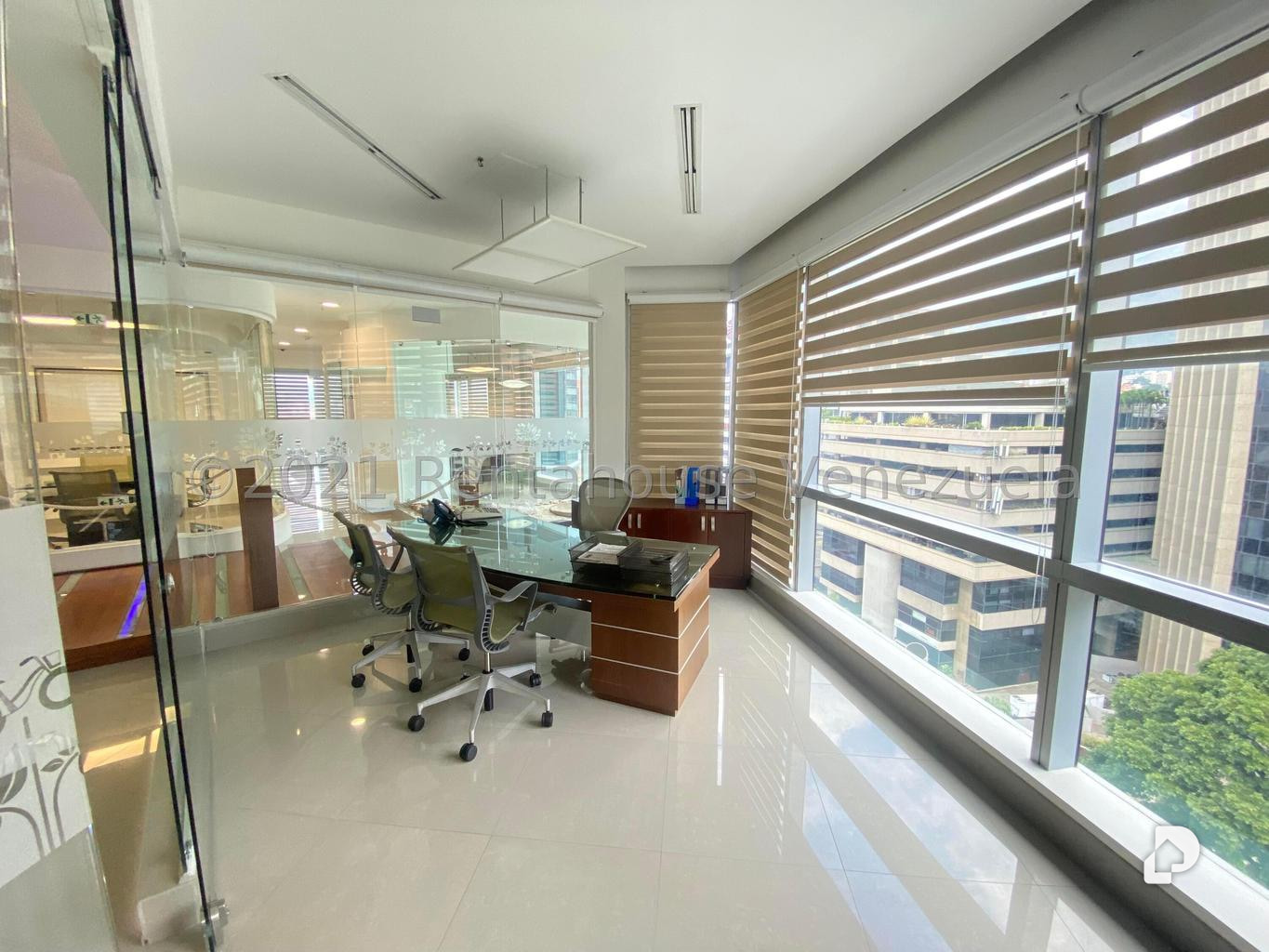 Oficina en La Castellana, Caracas – 17
