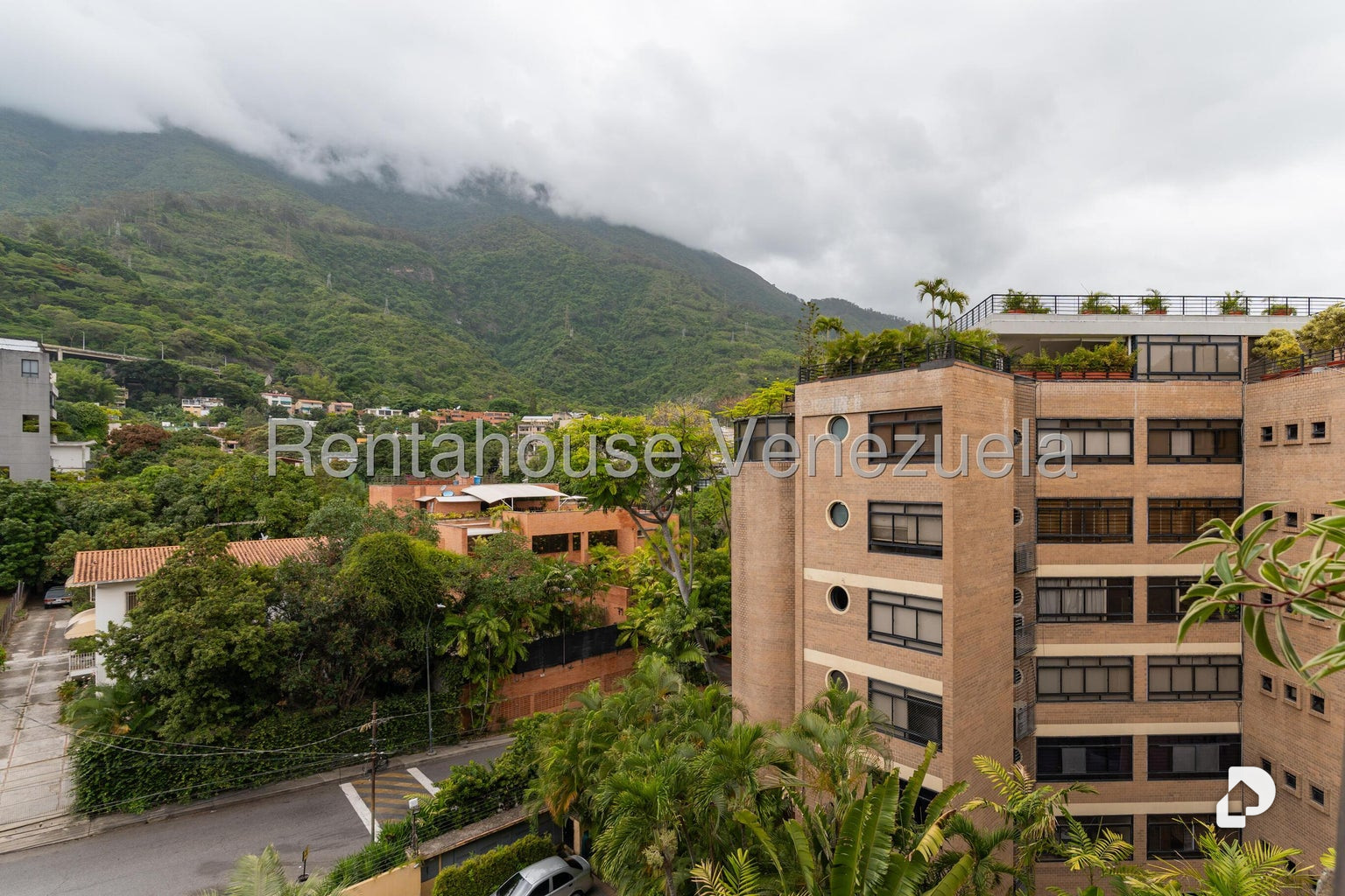 Apartamento en Los Palos Grandes, Caracas – 24