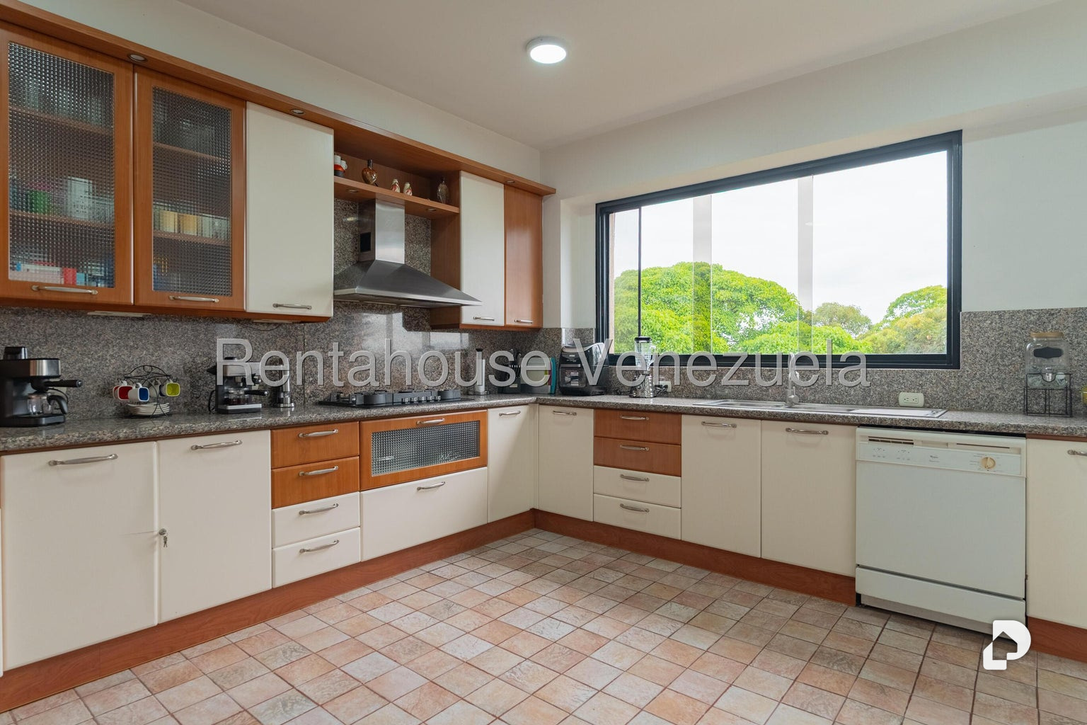 Apartamento en Los Palos Grandes, Caracas – 16