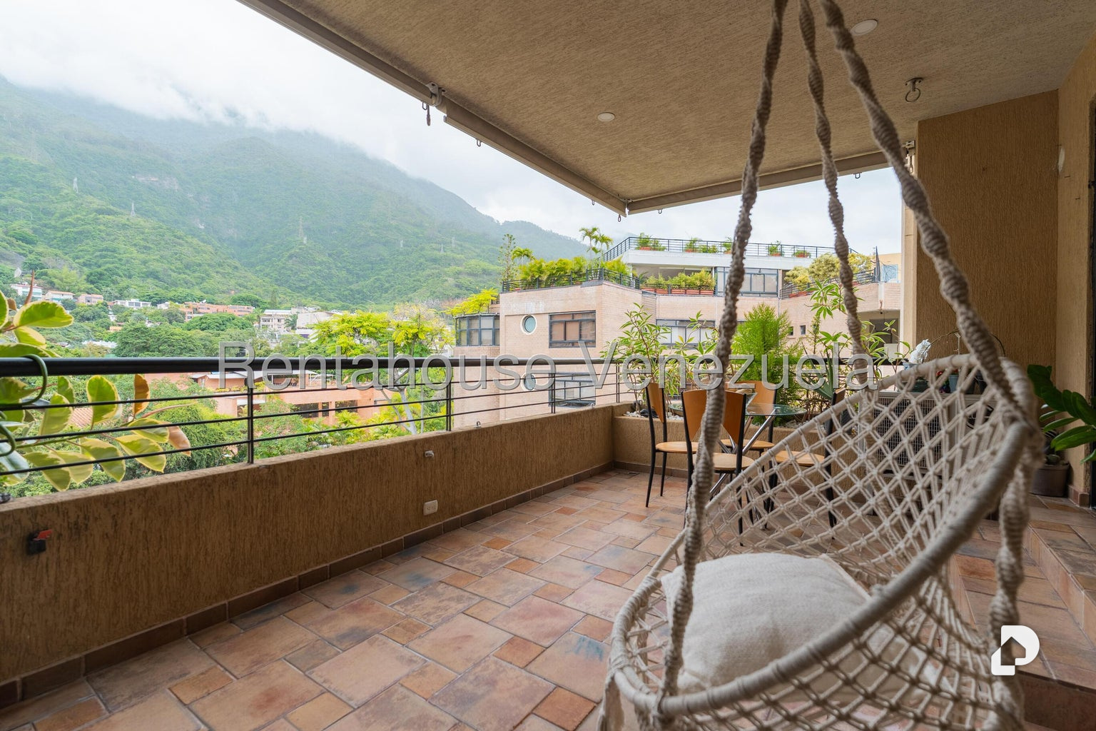Apartamento en Los Palos Grandes, Caracas – 8
