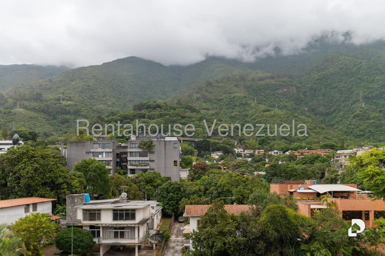 Apartamento en Los Palos Grandes, Caracas – 13