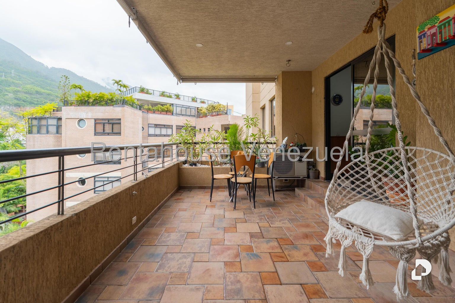 Apartamento en Los Palos Grandes, Caracas – 22