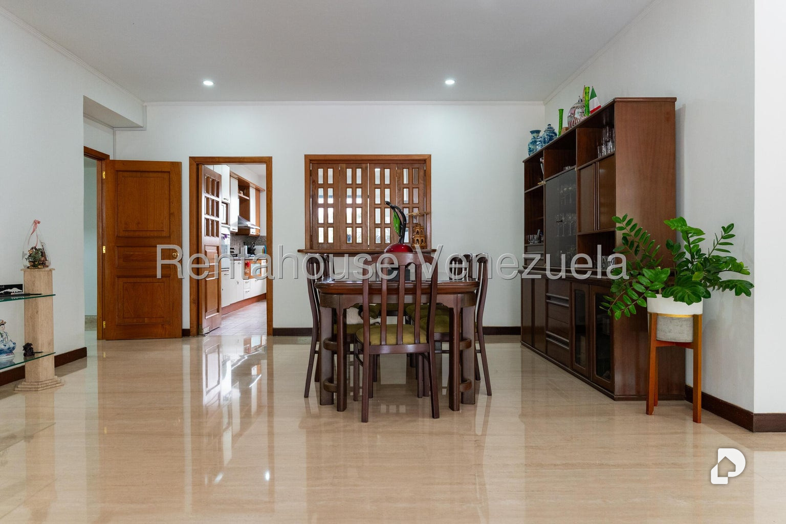 Apartamento en Los Palos Grandes, Caracas – 14
