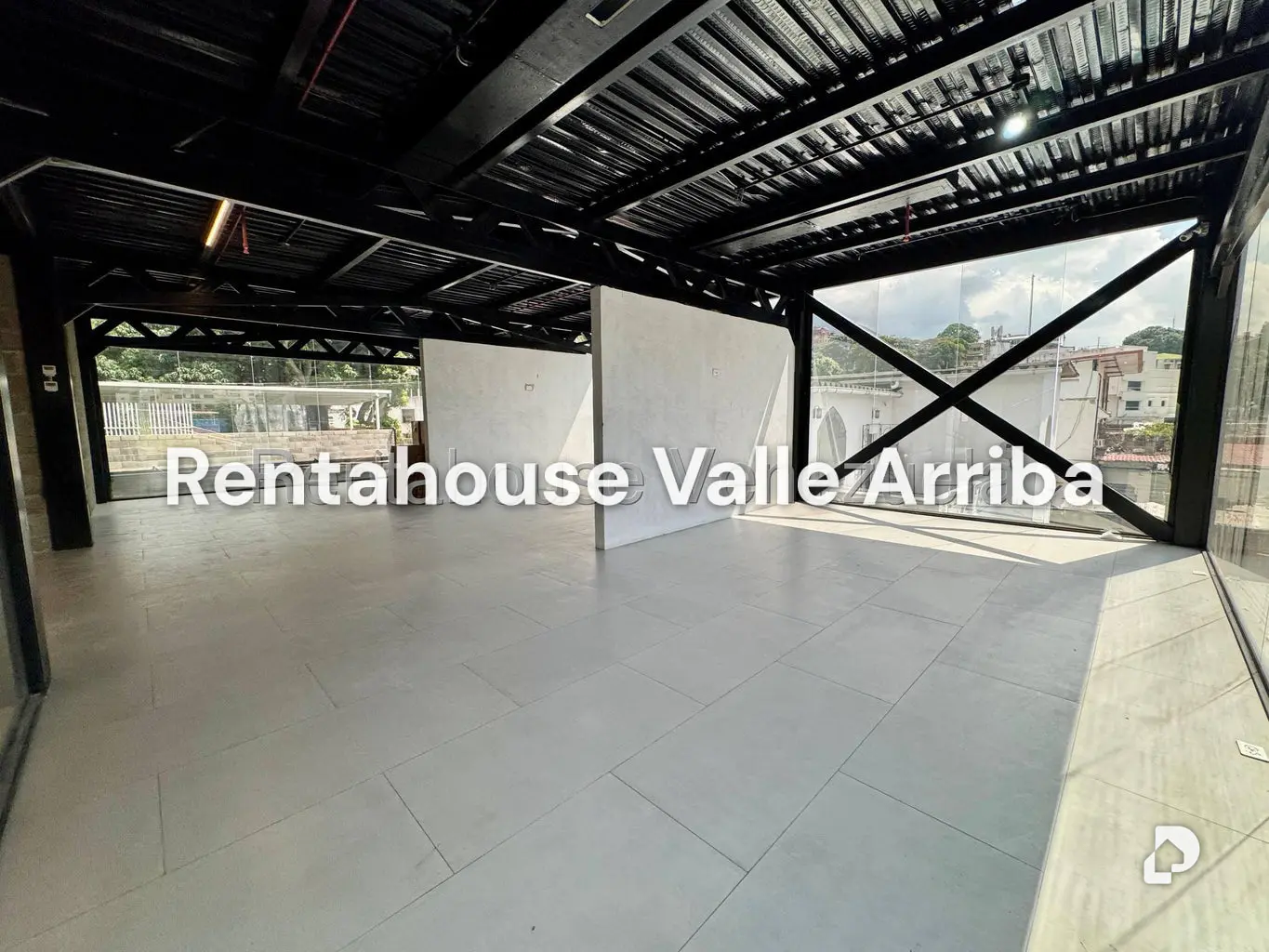 Local comercial en La Florida, Caracas – 24
