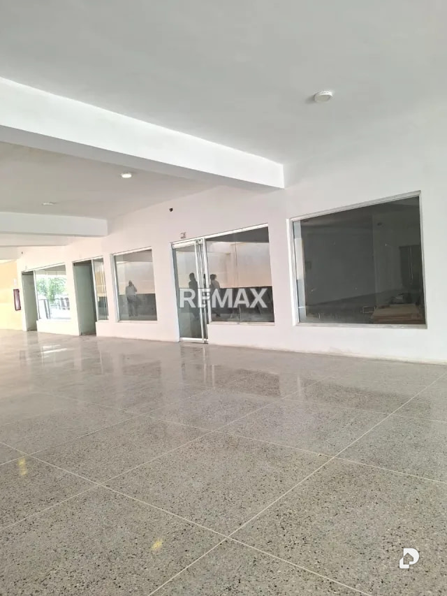 Commercial space in El Perú, San Francisco – 3