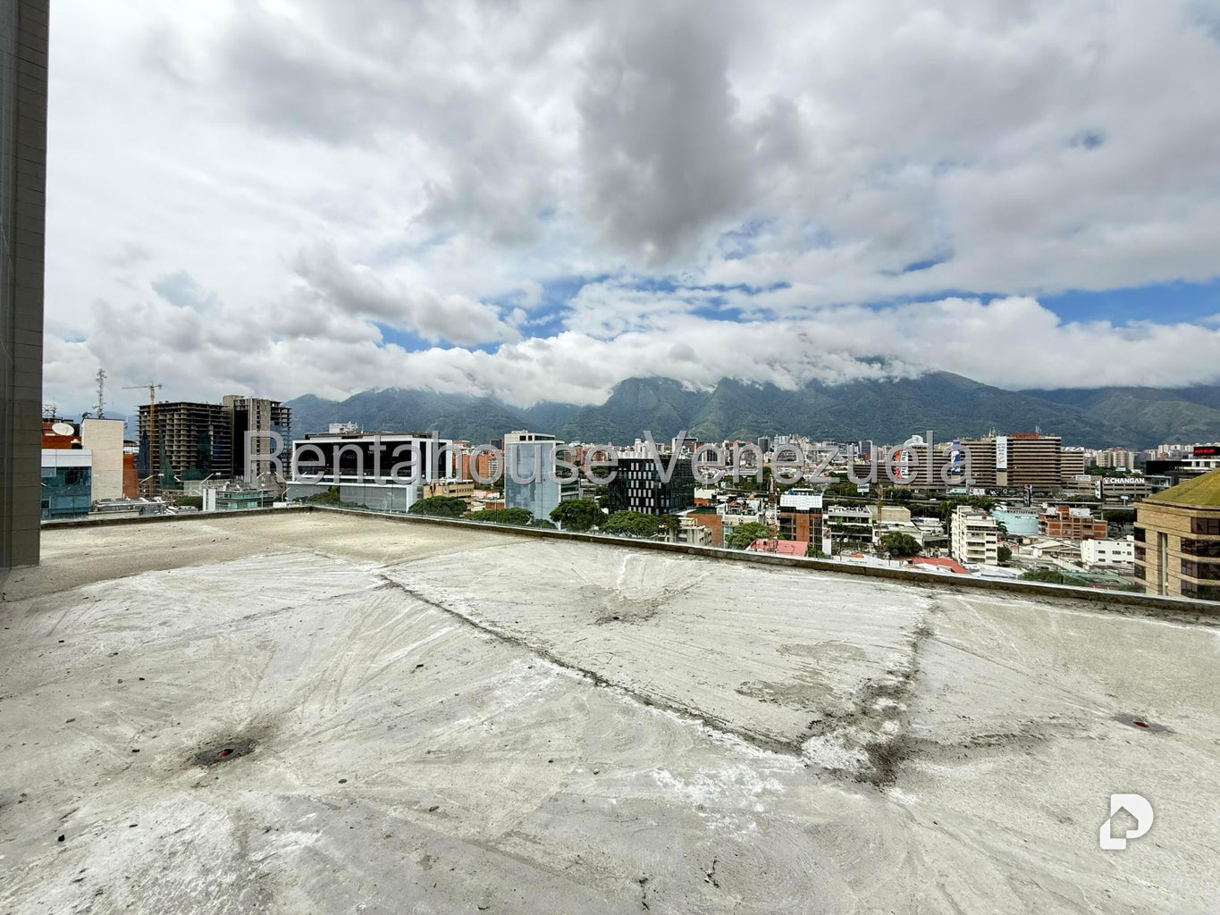 Oficina en Las Mercedes, Caracas