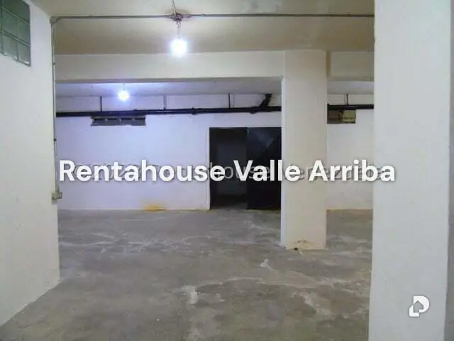Local comercial en Parroquia La Candelaria, Caracas – 17