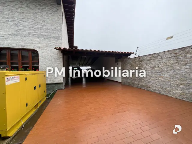 House in La Lagunita, Caracas – 27