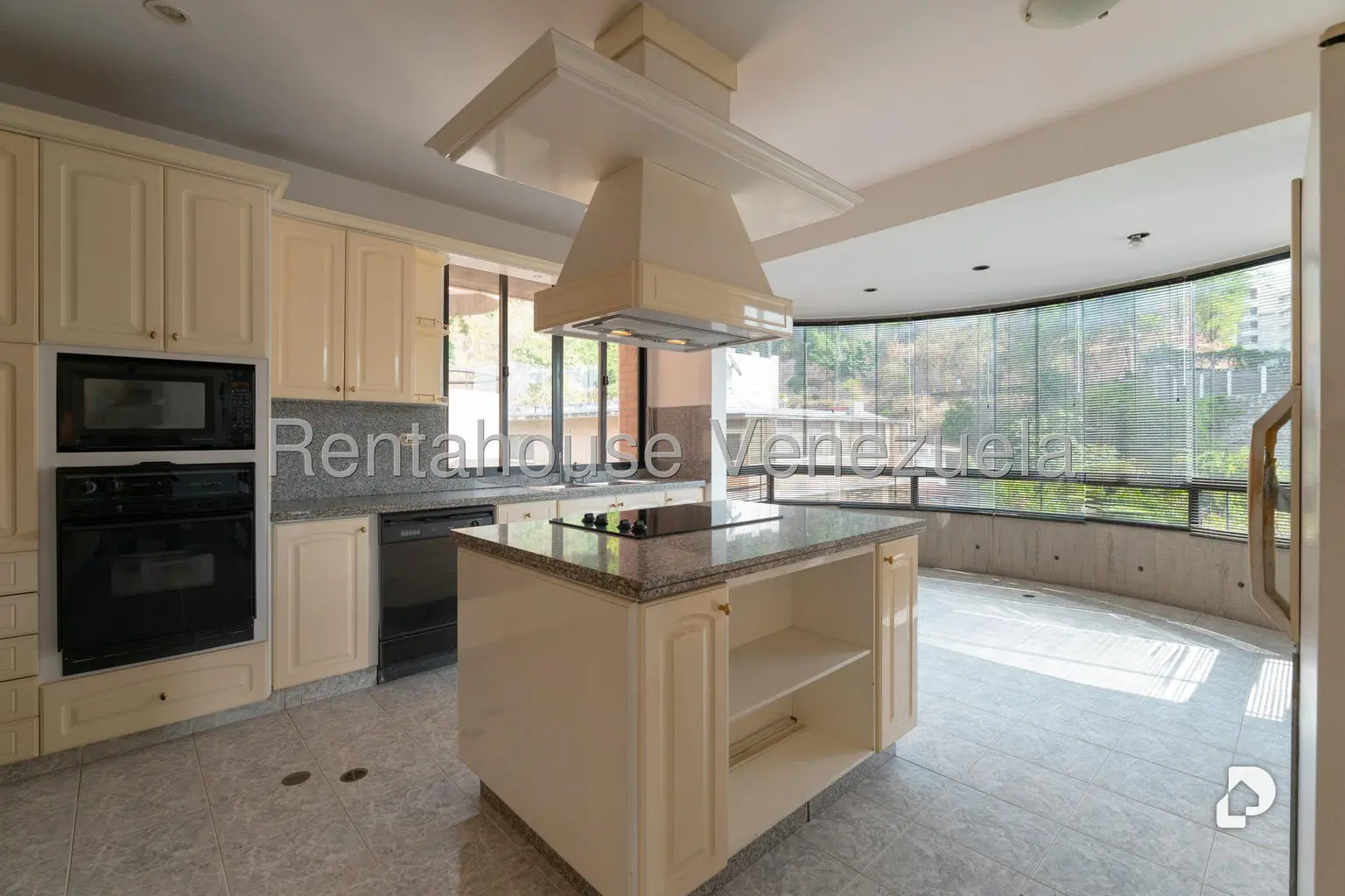 Apartamento en Lomas de Las Mercedes, Caracas – 14