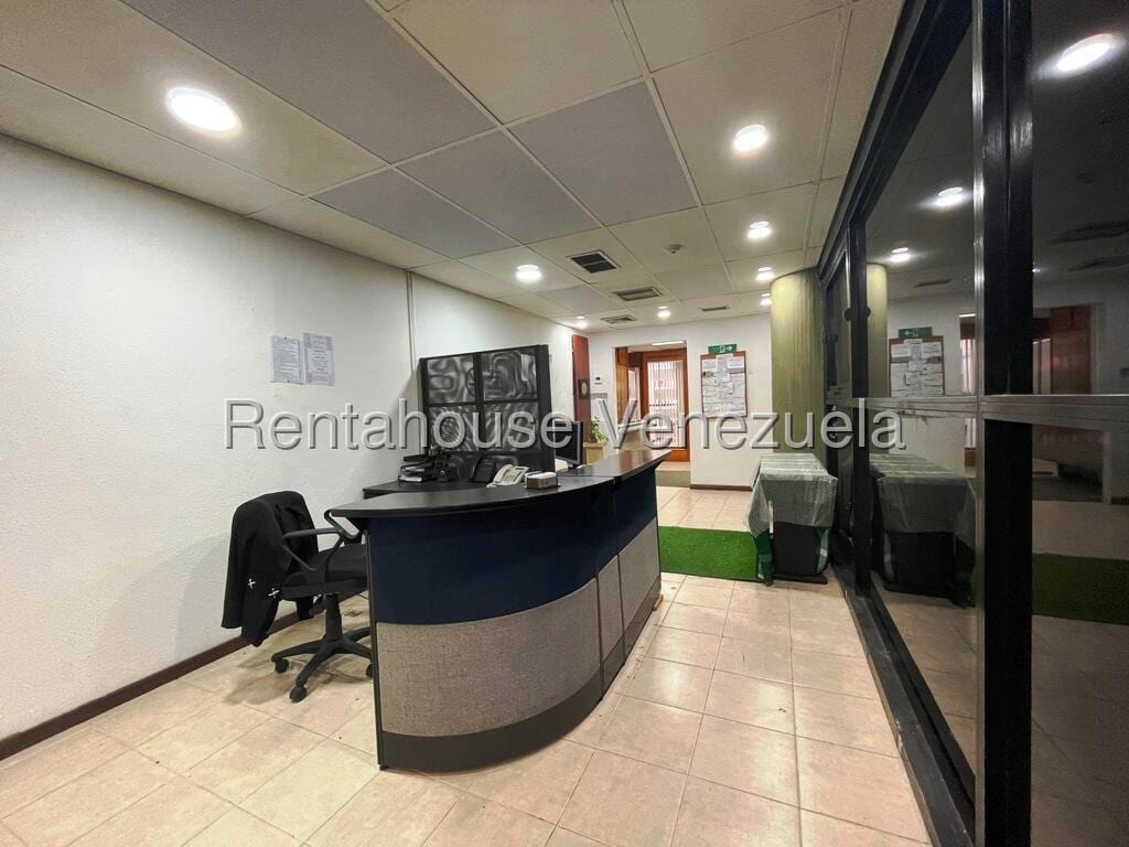 Local comercial en Los Samanes, Caracas - 1