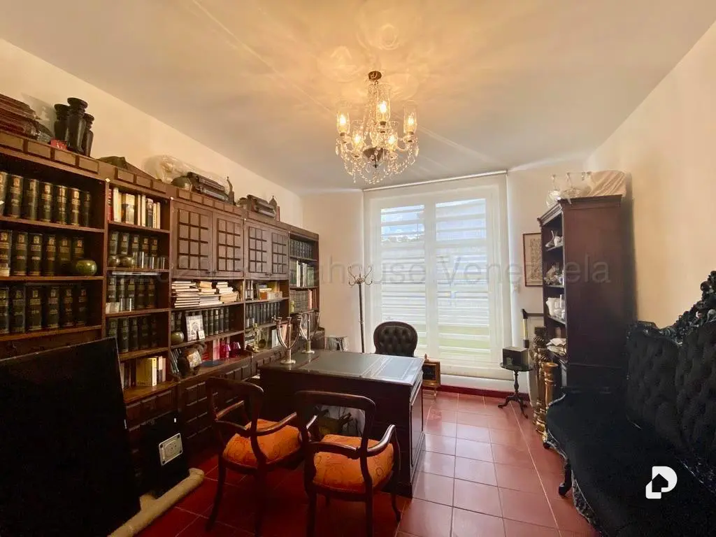 Casa en Prados del Este, Caracas – 25
