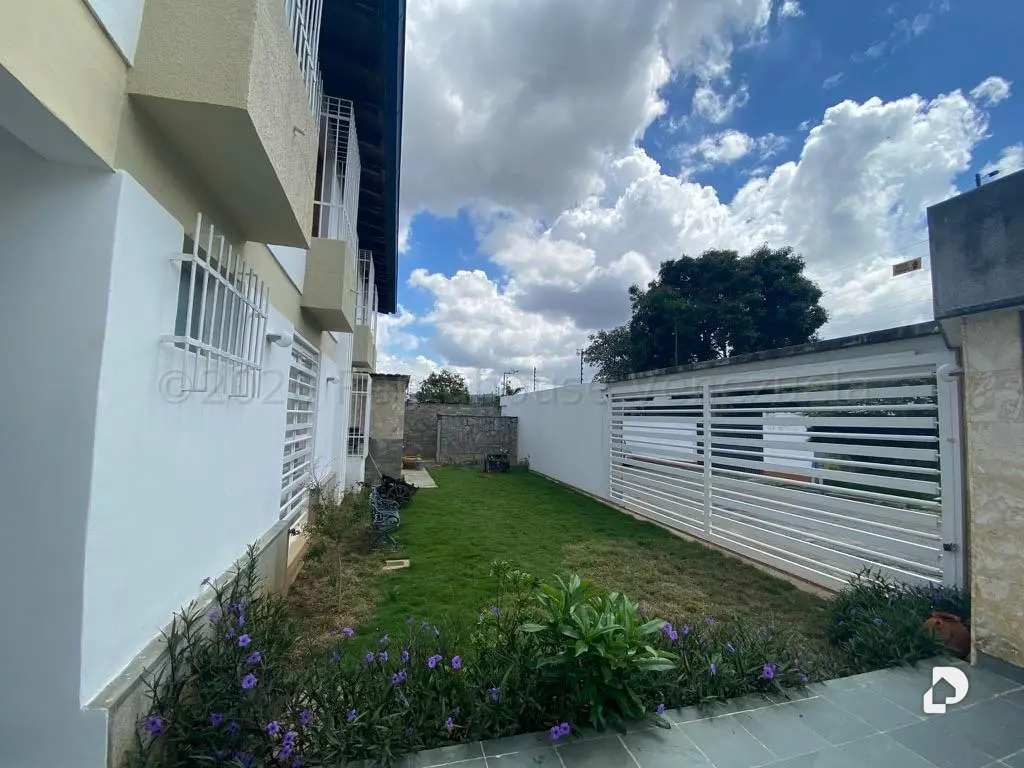 Casa en Prados del Este, Caracas – 30