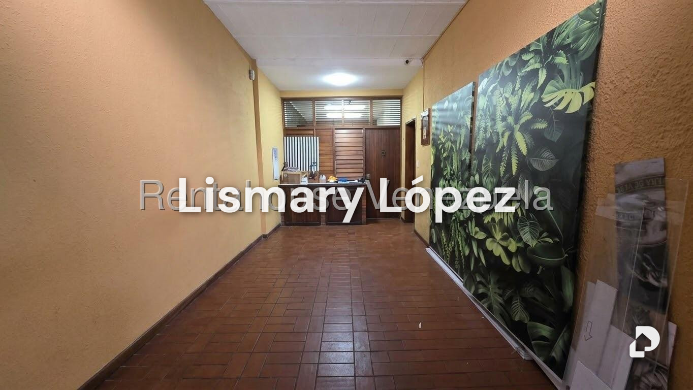 Oficina en Los Palos Grandes, Caracas – 2