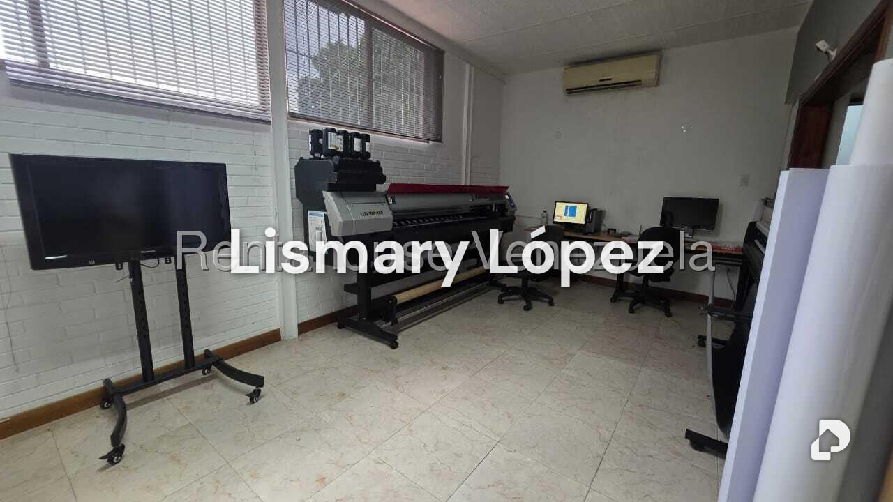 Oficina en Los Palos Grandes, Caracas – 11