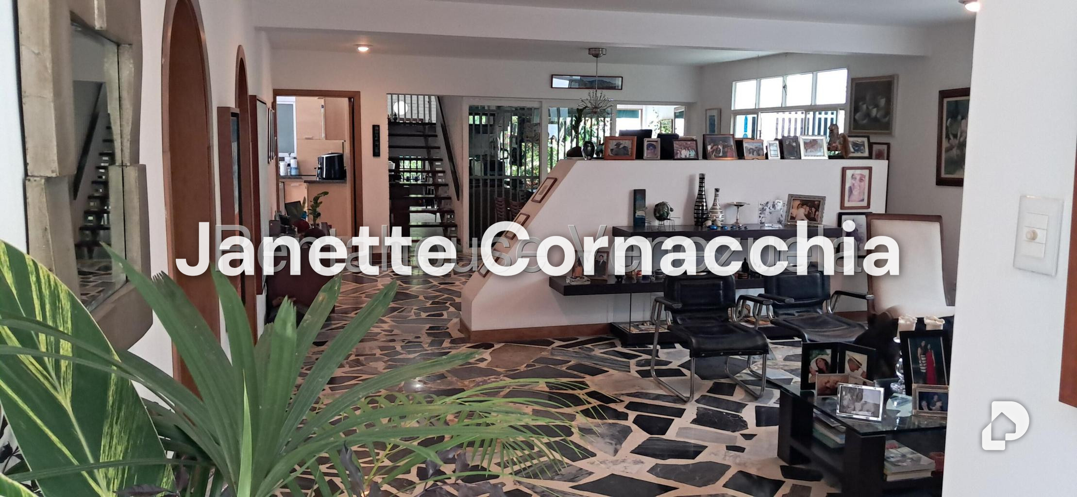 Casa en Altamira, Caracas – 22