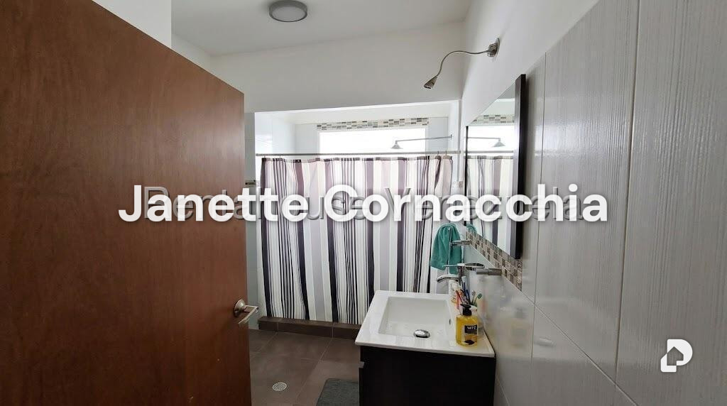 Casa en Altamira, Caracas – 12