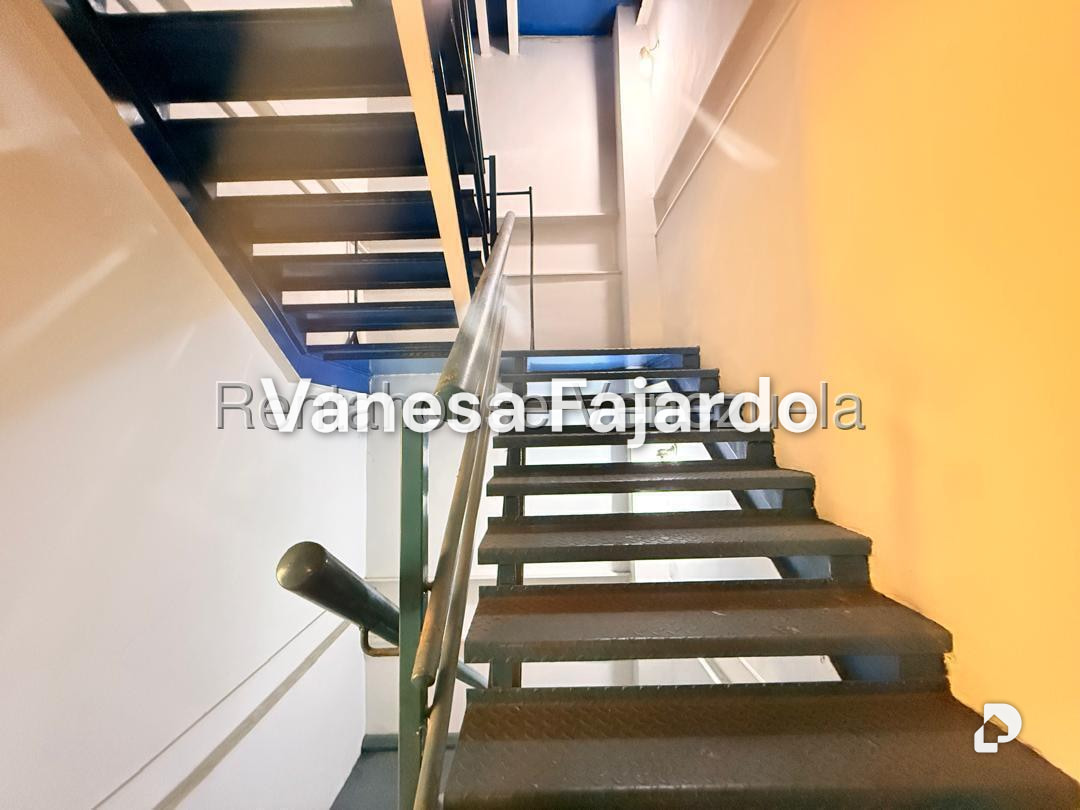 Edificio en Parroquia La Candelaria, Caracas – 12